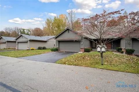 4219 Oak Tree Pl, Toledo, OH 43623