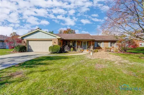 2282 N Manor Dr, Genoa, OH 43430