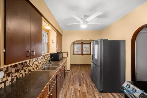 1802 Pilgrim Rd, Toledo, OH 43607 photo 9