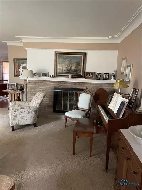 711 Wall St, Maumee, OH 43537 photo 9
