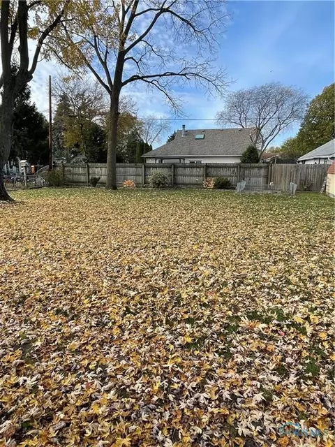 711 Wall St, Maumee, OH 43537 photo 5