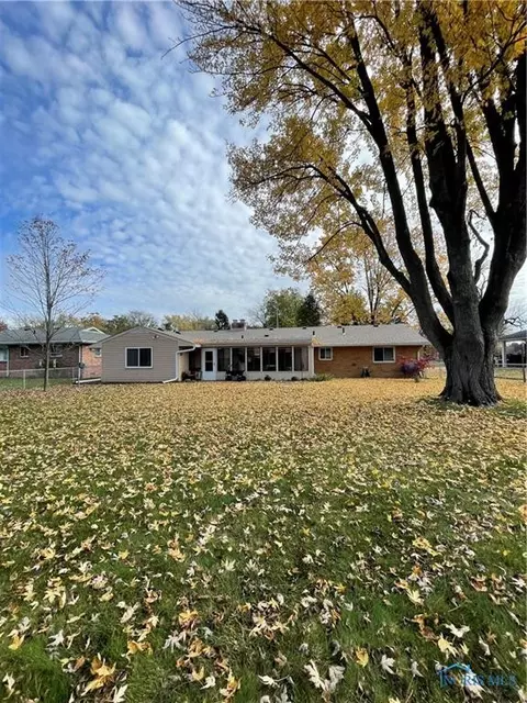 711 Wall St, Maumee, OH 43537 photo 3