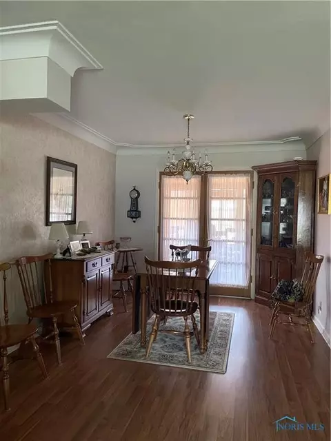 711 Wall St, Maumee, OH 43537 photo 11