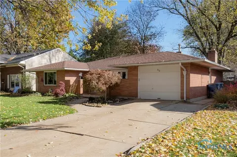 210 Cedar Ln, Waterville, OH 43566