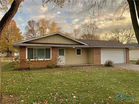 513 Lawndale Dr, Bryan, OH 43506
