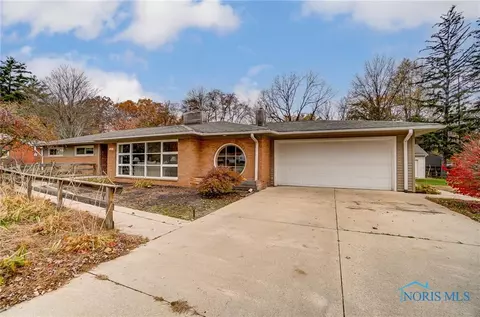 113 Parkside Dr, Swanton, OH 43558