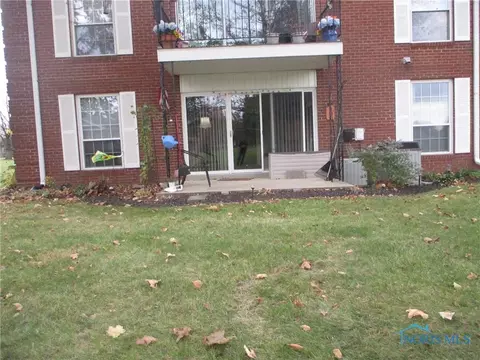 425 W Ridge Dr #U-7, Fostoria, OH 44830