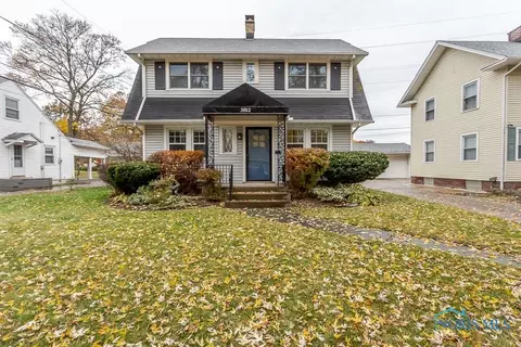 3812 Rugby Dr, Toledo, OH 43614