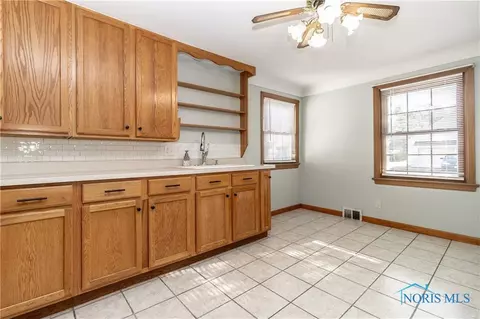 102 E 3rd St, Genoa, OH 43430 photo 17