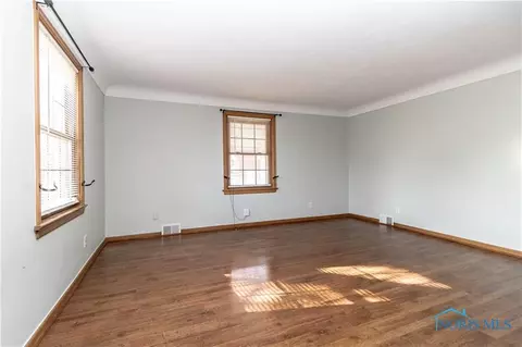 102 E 3rd St, Genoa, OH 43430 photo 7