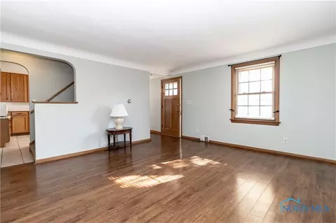102 E 3rd St, Genoa, OH 43430 photo 6