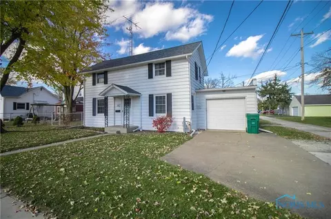 102 E 3rd St, Genoa, OH 43430 photo 2