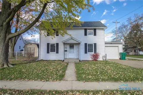 102 E 3rd St, Genoa, OH 43430