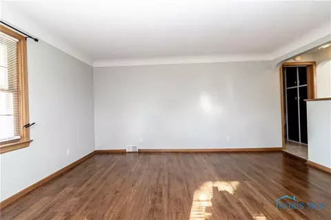 102 E 3rd St, Genoa, OH 43430 photo 8