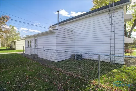 102 E 3rd St, Genoa, OH 43430 photo 31