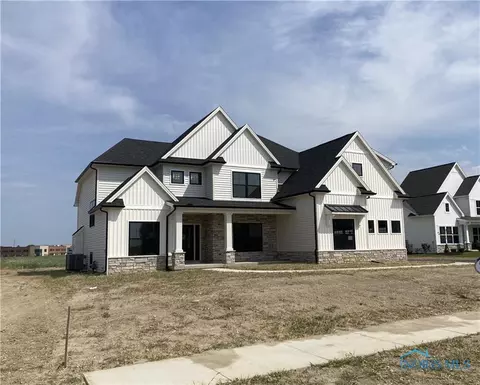 104 Old Dover Rd, Perrysburg, OH 43551