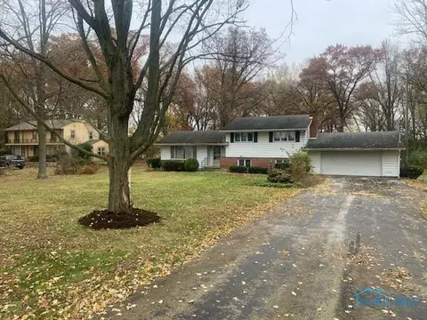 15377 Sand Ridge Rd, Bowling Green, OH 43402