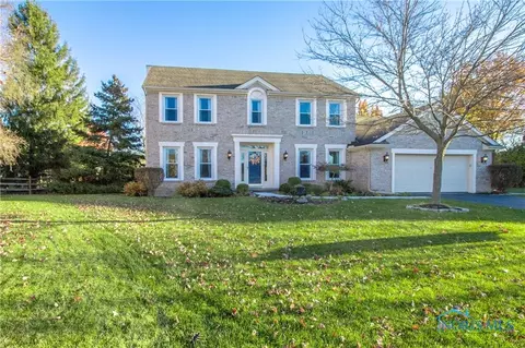 13537 Pinewood Ct, Perrysburg, OH 43551
