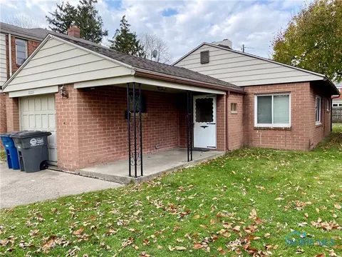 3135 Meadowbrook Ct, Toledo, OH 43606