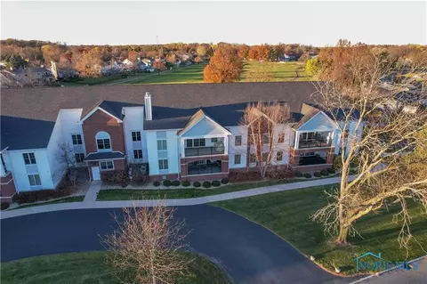 3040 Byrnwyck #104, Maumee, OH 43537