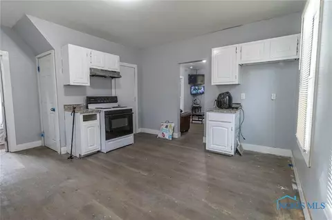 851 Blum St, Toledo, OH 43607 photo 10