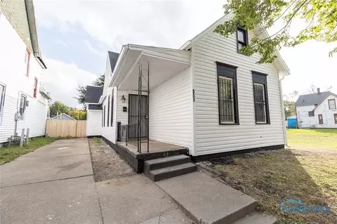 851 Blum St, Toledo, OH 43607 photo 2