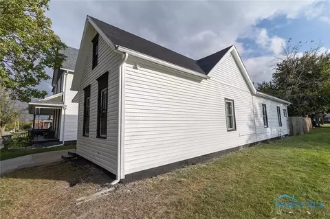 851 Blum St, Toledo, OH 43607 photo 3