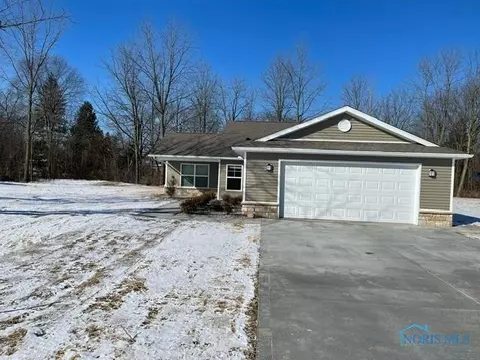 1501 Circle Dr, Millbury, OH 43447
