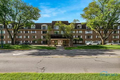 4343 W Bancroft St #3C, Ottawa Hills, OH 43615