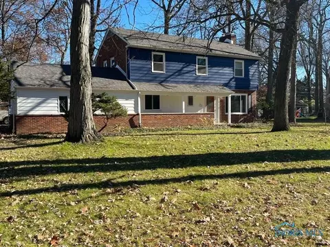 3230 Cedarbrook Ct, Toledo, OH 43615