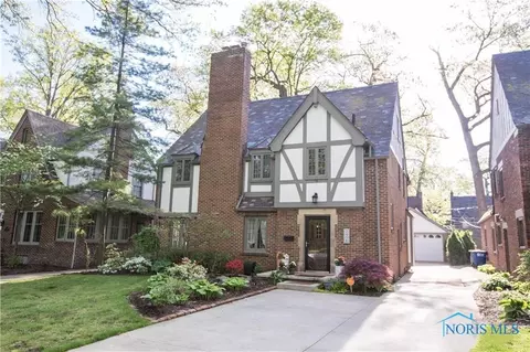 2406 Barrington Dr, Toledo, OH 43606