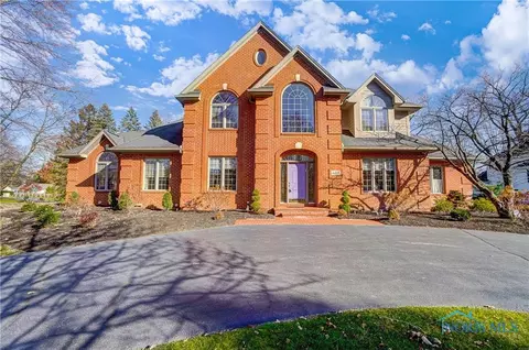 4404 Cherry Grove Ln, Sylvania, OH 43560