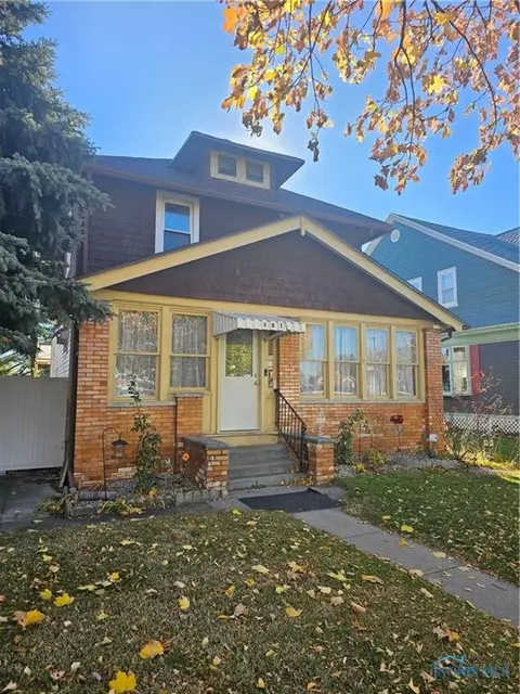 407 Superior St, Rossford, OH 43460