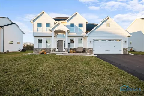 8924 Creekdale Rd, Sylvania, OH 43560