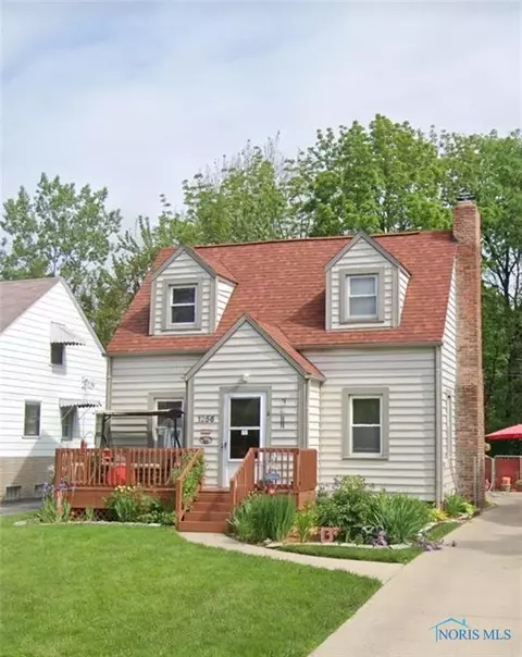 1256 Crestwood Rd, Toledo, OH 43612