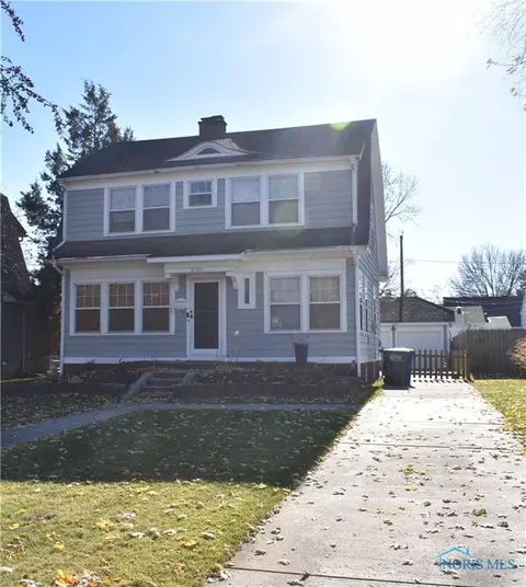2767 Kingsford Dr, Toledo, OH 43614