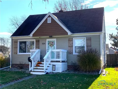 3124 Starr Ave, Oregon, OH 43616