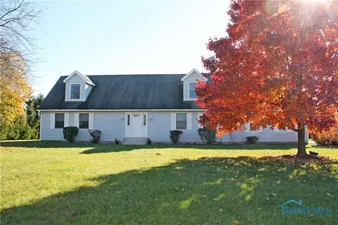 19647 Scott Rd, Bowling Green, OH 43402