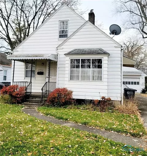 2932 Lutaway Dr, Toledo, OH 43614