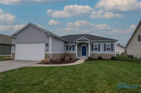 5118 Merlot Dr, Oregon, OH 43616