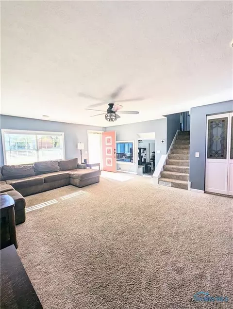 134 E North St, Wayne, OH 43466 photo 9