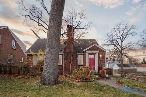 4253 Woodmont Rd, Toledo, OH 43613