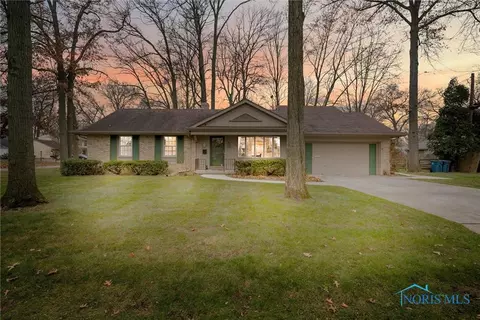 4661 Brinthaven Dr, Sylvania, OH 43560