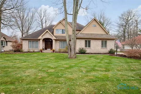 9015 Sand Ridge Dr, Holland, OH 43528