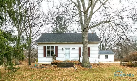 1579 S Clinton St, Defiance, OH 43512