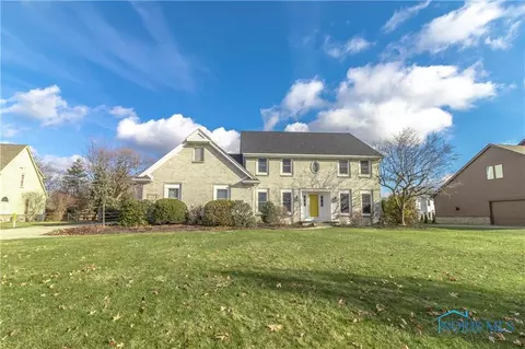 575 Winding River Ct, Perrysburg, OH 43551