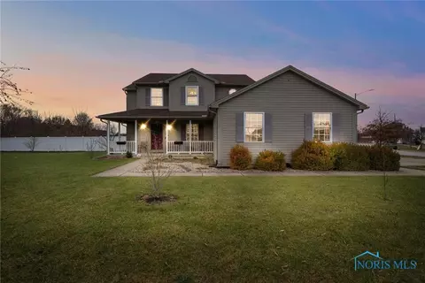 1149 Bluejay Dr, Bowling Green, OH 43402