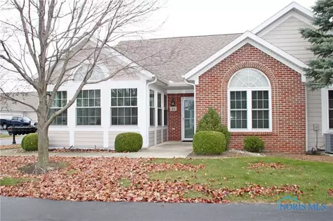 44 Summerfield Blvd, Bowling Green, OH 43402