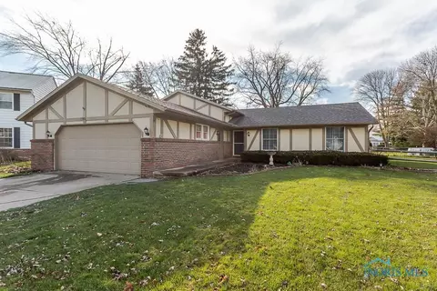 82 Karyl Ct, Waterville, OH 43566