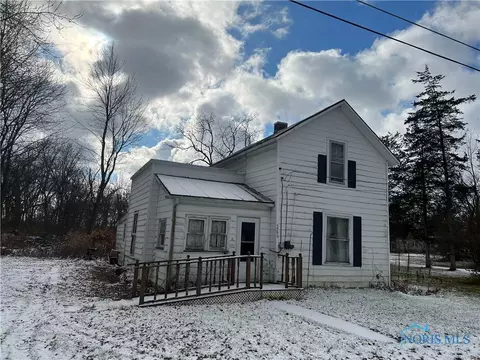 3299 Douglas St, Burgoon, OH 43407